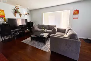 8647 NE Schuyler St, Portland, OR 97220 - Photo 10