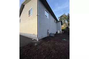 788 Patrick St, Coos Bay, OR 97420 - Photo 24