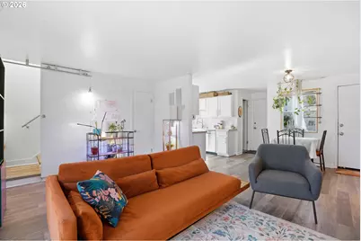 2379 SE 112th Ave #2, Portland, OR 97216 - Photo 6