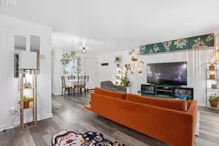 2379 SE 112th Ave, Portland, OR 97216 - Photo 8