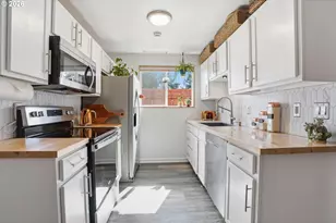 2379 SE 112th Ave, Portland, OR 97216 - Photo 10