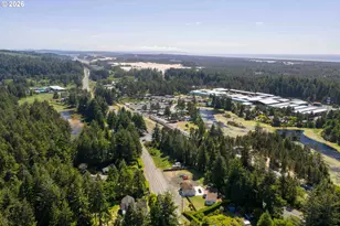68964 Wildwood Rd, North Bend, OR 97459 - Photo 32