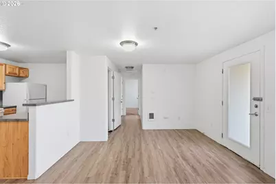 273 SE 162nd Ave, Portland, OR 97233 - Photo 4