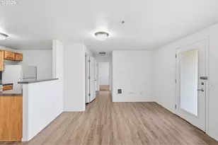 273 SE 162nd Ave, Portland, OR 97233 - Photo 4