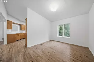 30482 S Marian St, Molalla, OR 97038 - Photo 6