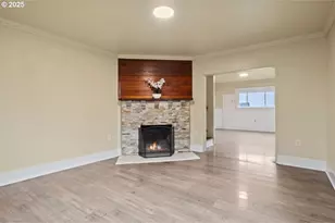 391 W 1st St, Halsey, OR 97348 - Photo 6