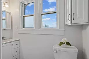 391 W 1st St, Halsey, OR 97348 - Photo 30