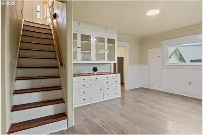 391 W 1st St, Halsey, OR 97348 - Photo 10