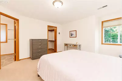 10625 SW Oriole Cir, Beaverton, OR 97007 - Photo 12