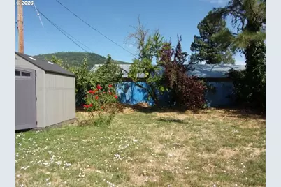 222 W 1st Ave, Riddle, OR 97469 - Photo 34