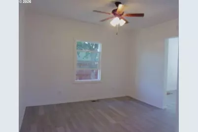 222 W 1st Ave, Riddle, OR 97469 - Photo 30