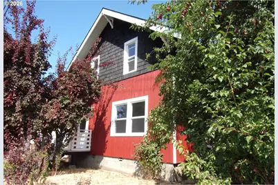 222 W 1st Ave, Riddle, OR 97469 - Photo 2