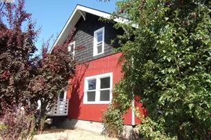 222 W 1st Ave, Riddle, OR 97469 - Photo 2