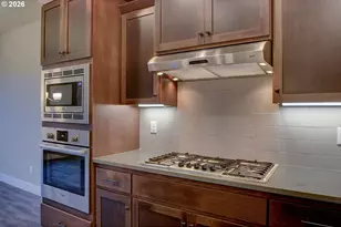 267 W Beacon Hill Dr, Longview, WA 98632 - Photo 12