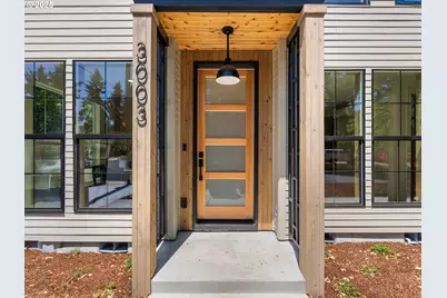 3003 NE Ainsworth St #14, Portland, OR 97211 - Photo 2