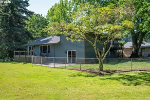 2725 SE Hollyhock Ct, Hillsboro, OR 97123 - Photo 24