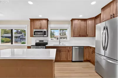 13670 SW 21st St, Beaverton, OR 97008 - Photo 12