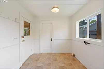 Madrona St, North Bend, OR 97459 - Photo 16