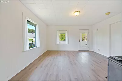 Madrona St, North Bend, OR 97459 - Photo 12
