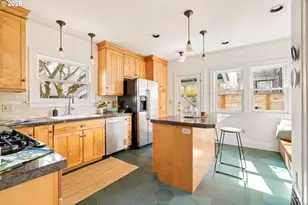 5916 N Moore Ave, Portland, OR 97217 - Photo 8