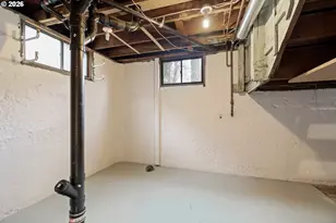 5916 N Moore Ave, Portland, OR 97217 - Photo 28