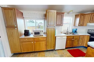 98042 W Benham Ln, Brookings, OR 97415 - Photo 10