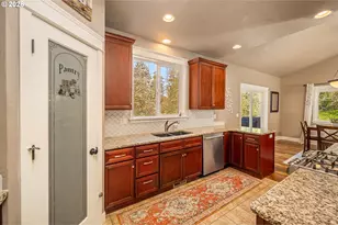 1750 E Taylor Ave, Cottage Grove, OR 97424 - Photo 8