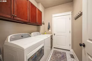 1750 E Taylor Ave, Cottage Grove, OR 97424 - Photo 10