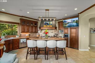 34160 SW Peaks View Dr, Hillsboro, OR 97123 - Photo 8