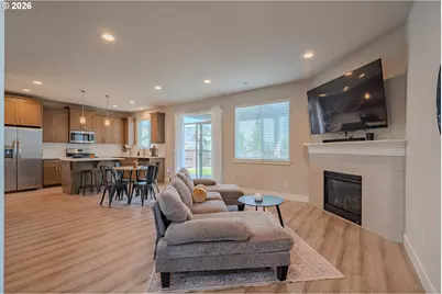 8738 N 1st St, Ridgefield, WA 98642 - Photo 2