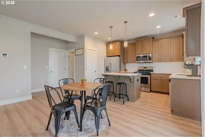 8738 N 1st St, Ridgefield, WA 98642 - Photo 4