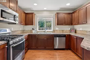 511 Paradise St, Woodburn, OR 97071 - Photo 8