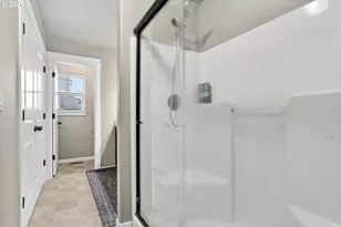 511 Paradise St, Woodburn, OR 97071 - Photo 18