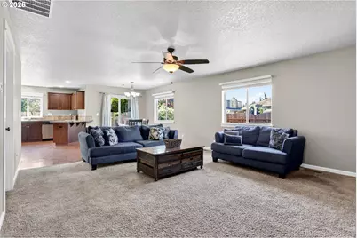 511 Paradise St, Woodburn, OR 97071 - Photo 4