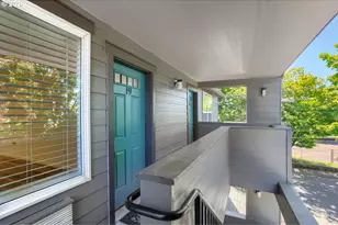 10345 NE Clackamas St, Portland, OR 97220 - Photo 2