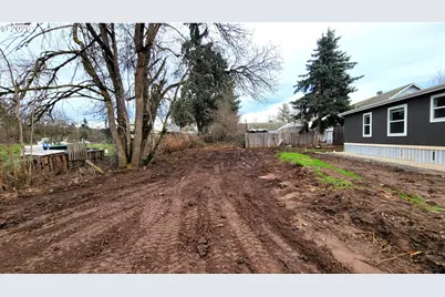 E Chamberlain Ave #900, Cottage Grove, OR 97424 - Photo 2