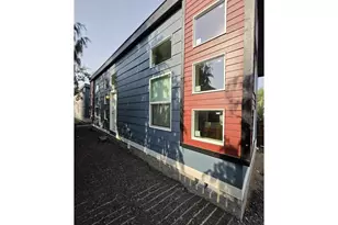 21298 NE Butler Market Rd, Bend, OR 97701 - Photo 1