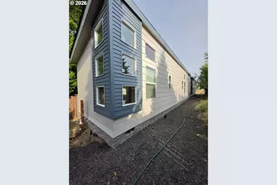 21298 NE Butler Market Rd, Bend, OR 97701 - Photo 2