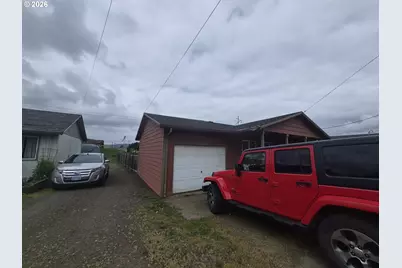 406 Evergreen Dr, Tillamook, OR 97141 - Photo 10