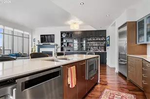 1310 NW Naito Pkwy, Portland, OR 97209 - Photo 10