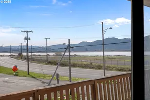 205 Marsh St, Gardiner, OR 97441 - Photo 28