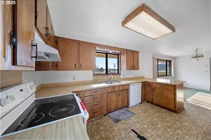 205 Marsh St, Gardiner, OR 97441 - Photo 18