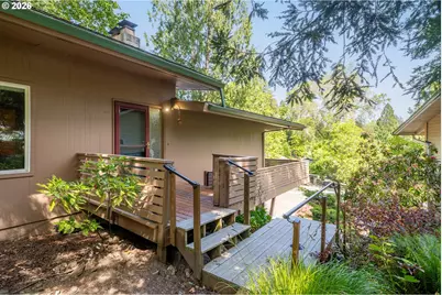 7190 SW Raleighwood Ln, Portland, OR 97225 - Photo 24