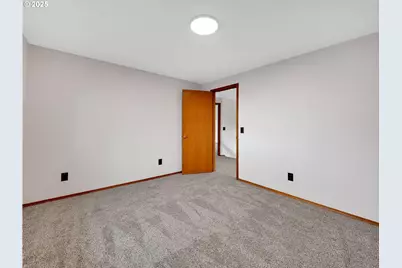 2568 SW Orchard Ct, Gresham, OR 97080 - Photo 28