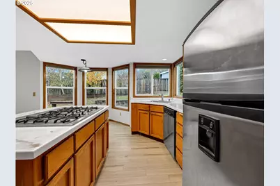 2568 SW Orchard Ct, Gresham, OR 97080 - Photo 10