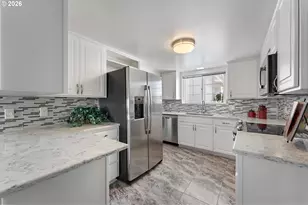 12430 SW King George Dr, King City, OR 97224 - Photo 14