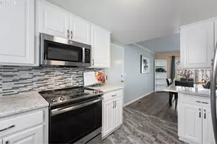 12430 SW King George Dr, King City, OR 97224 - Photo 18