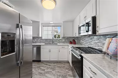 12430 SW King George Dr, King City, OR 97224 - Photo 16