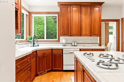 65 SE Avondale Ct, Gresham, OR 97080 - Photo 18