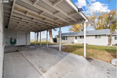 1322 NE Gillespie Ln, Hermiston, OR 97838 - Photo 22